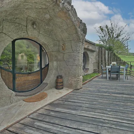 Insolite Troglogite - Pour 5 En Pleine Nature Nyaraló *